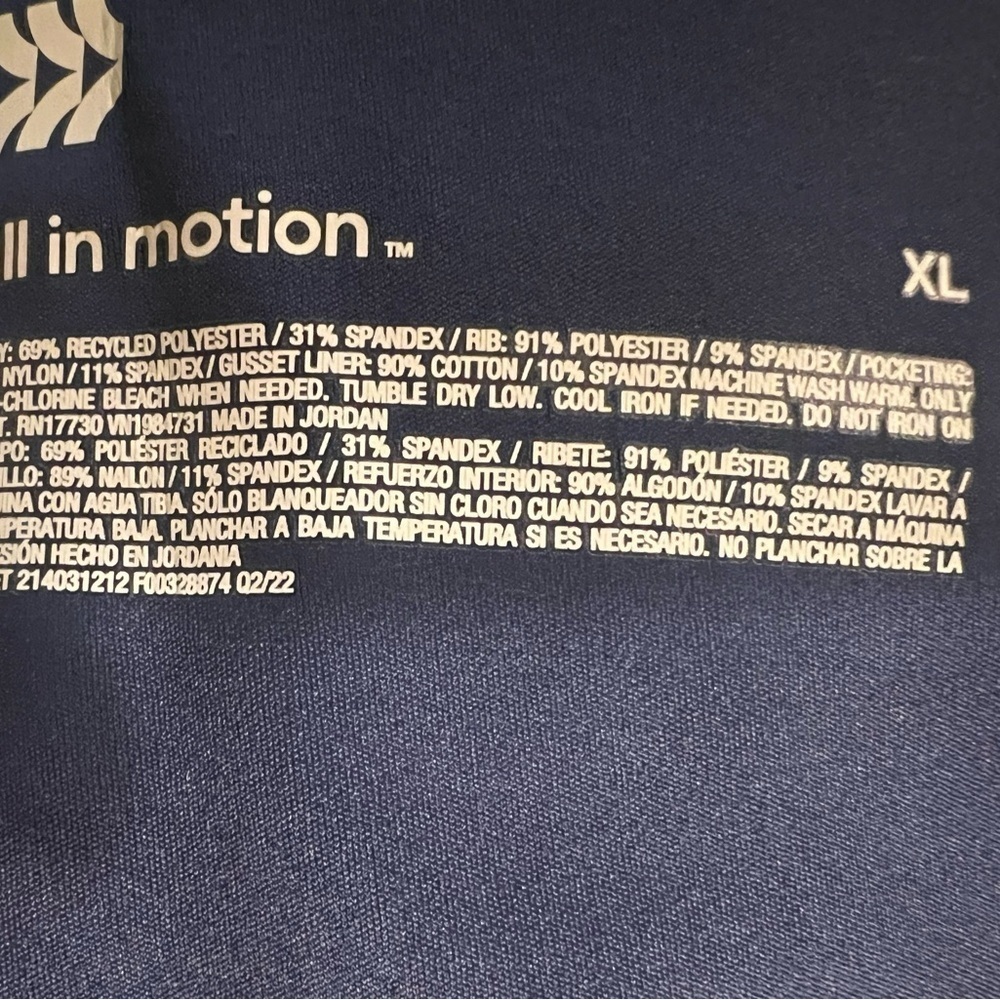 ALL IN MOTION Woman's High-Rise Leggings with zip pockets.​​​ - Picture 7 of 9